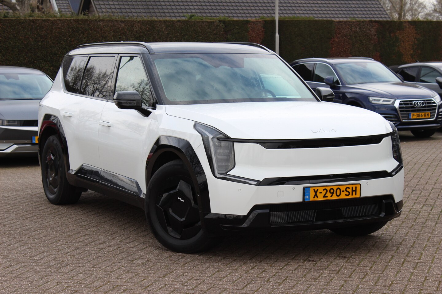 Kia EV9 - Launch Edition 99.8 kWh / SOH 98,8% / 360Camera / Head-up / Leder / Keyless / Sfeerverlich - AutoWereld.nl