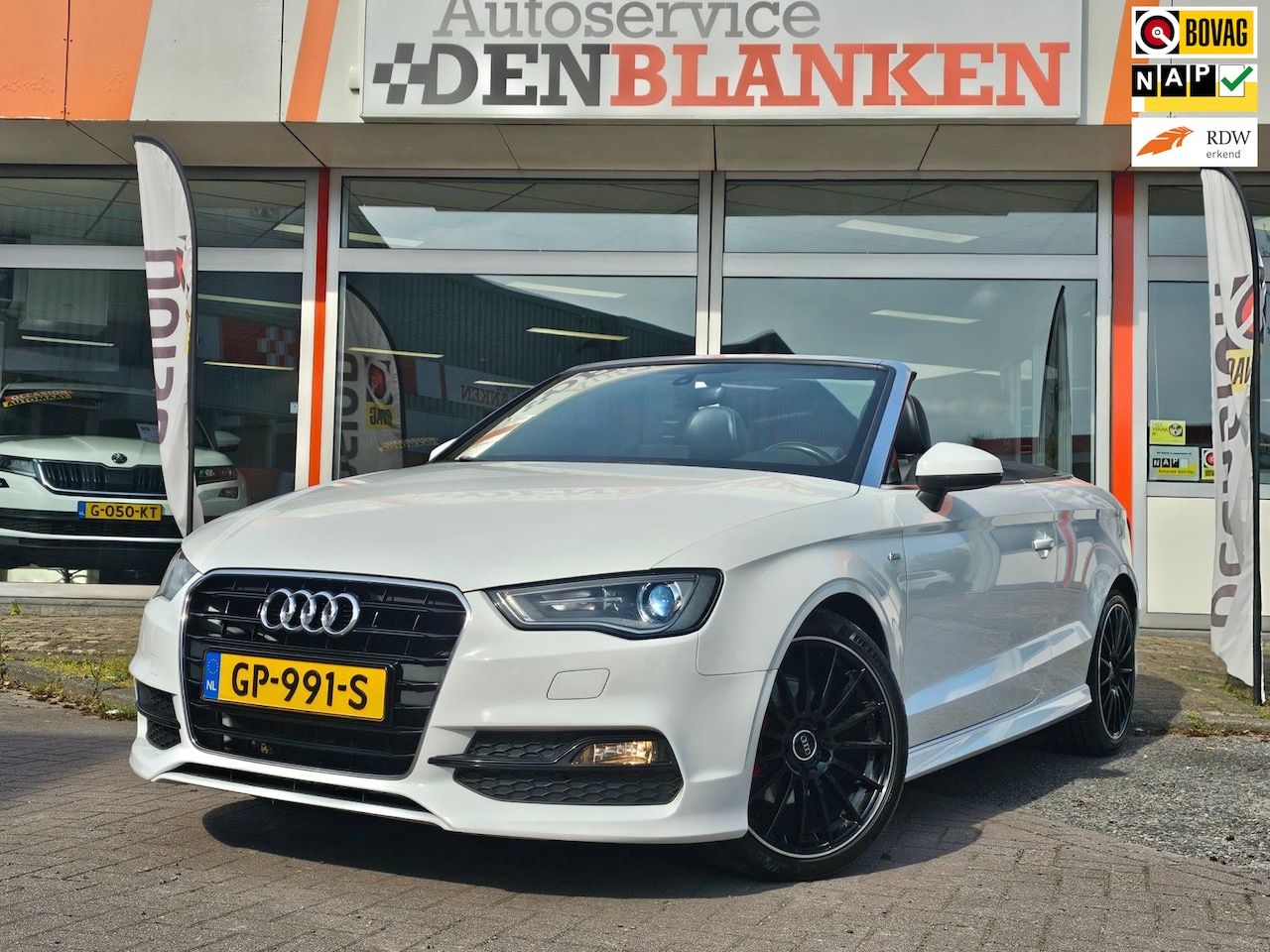Audi A3 Cabriolet - 1.4 TFSI CoD Amb Sport Edition S Line BJ.2015 / Navi / Airscarf / Leder / Xenon / 18"Lmv ! - AutoWereld.nl