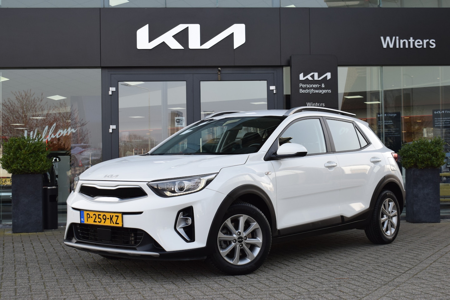 Kia Stonic - 1.0 T-GDi MHEV DynamicLine | Camera | Cruise Control | Apple Carplay & Android Auto | Tot - AutoWereld.nl