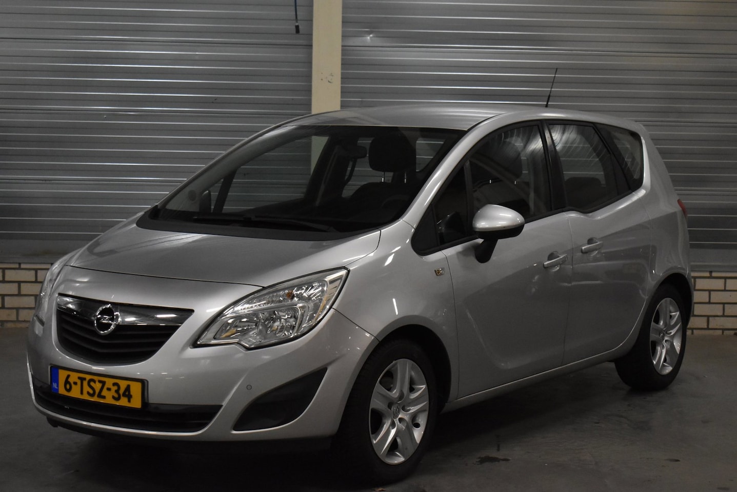 Opel Meriva - 1.4 Turbo Anniversary Edition + Bluetooth|Parkeersensoren V+A|Trekhaak|Cruise Control| - AutoWereld.nl
