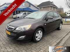 Opel Astra - 1.4 Turbo Edition airco cruise trekhaak