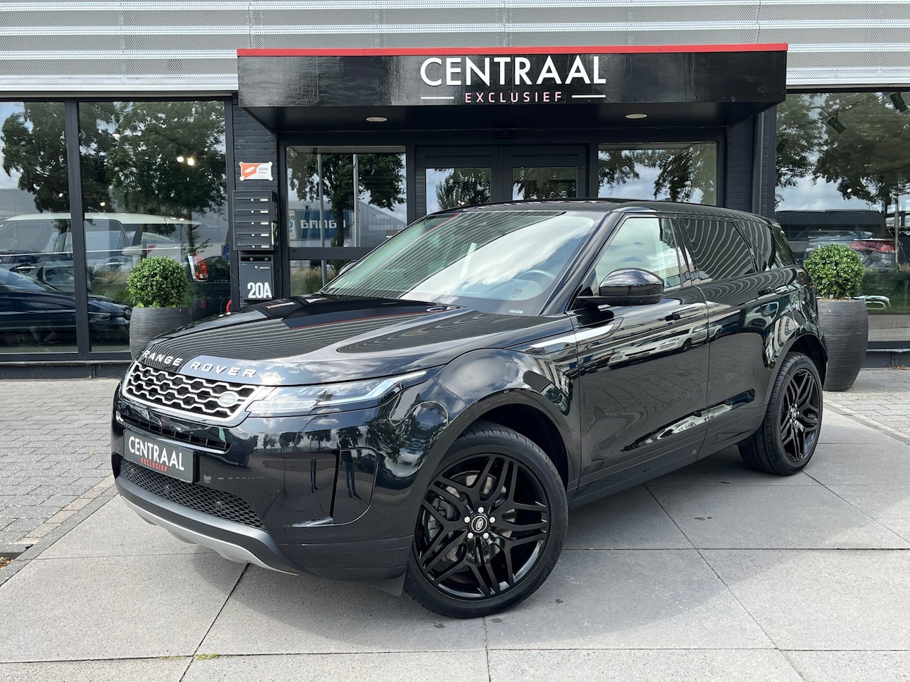 Land Rover Range Rover Evoque - P300e AWD SE 310PK|Pano|Camera|HUD|Keyless|Carplay|Navi|Leder - AutoWereld.nl