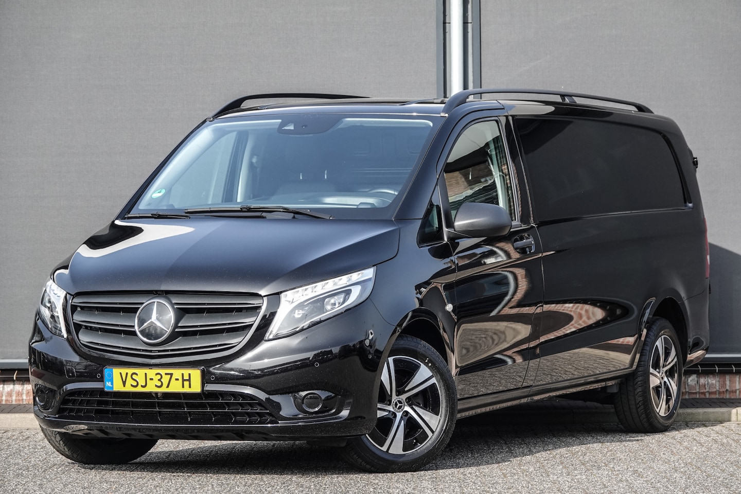 Mercedes-Benz Vito - 114Cdi 136Pk 9G-Tronic Aut. | Base | Extra Lang | Stoel-Stoel | Leder | Achteruitrijcamera - AutoWereld.nl