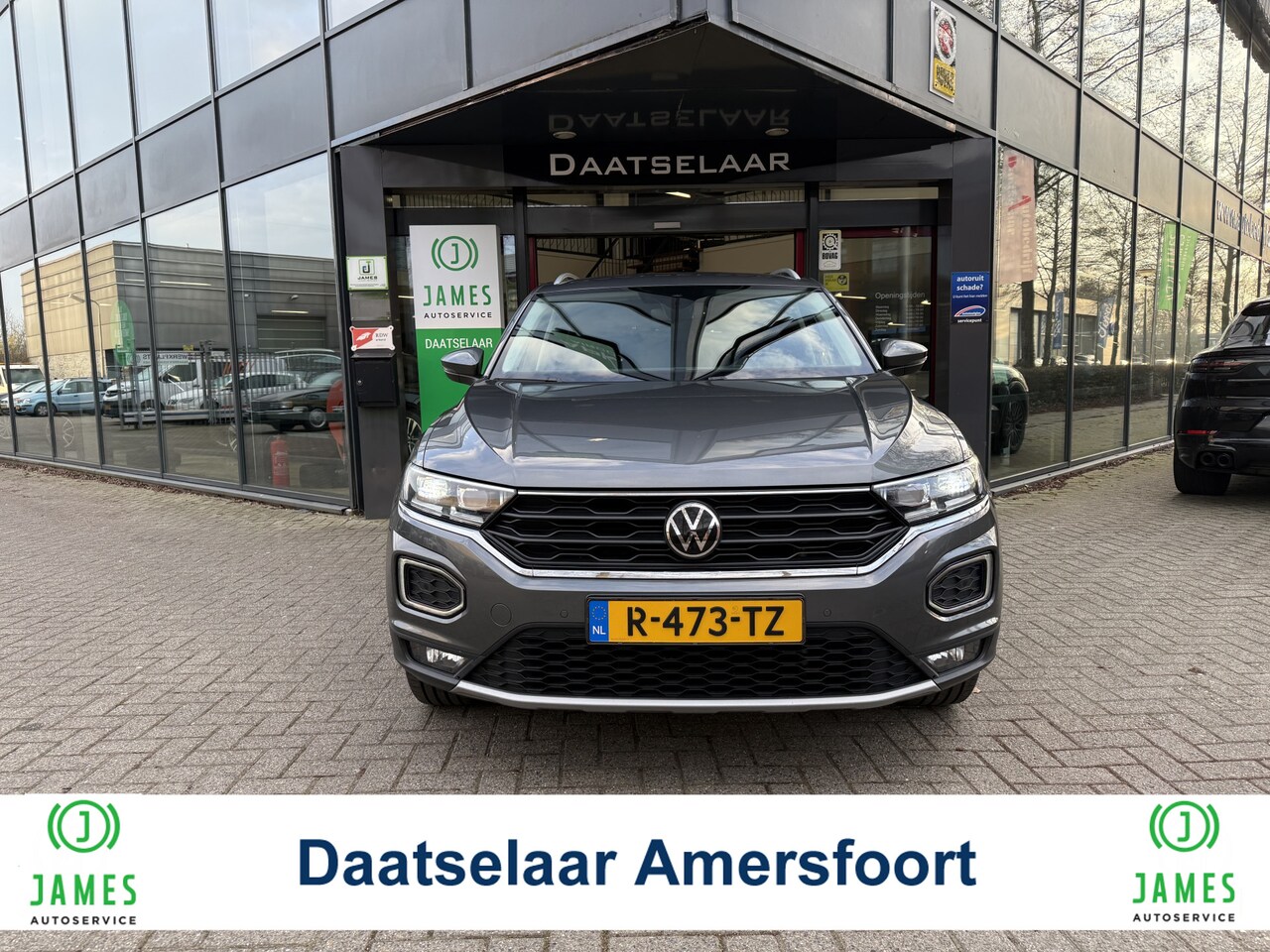 Volkswagen T-Roc - 1.5 TSI Style Business Camera Navigatie Trekhaak - AutoWereld.nl