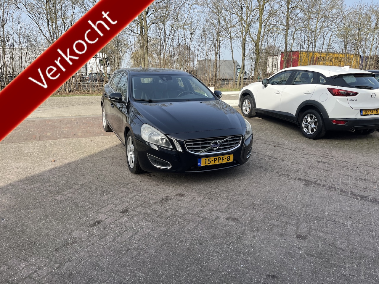 Volvo V60 - 1.6 T4 Momentum LEER STOELVERWARMING - AutoWereld.nl