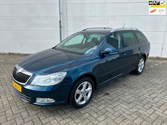 Skoda Octavia Combi - 1.4 TSI Automaat Elegance Business Line Cruise Climat Stoelverwarming Navi Trekhaak