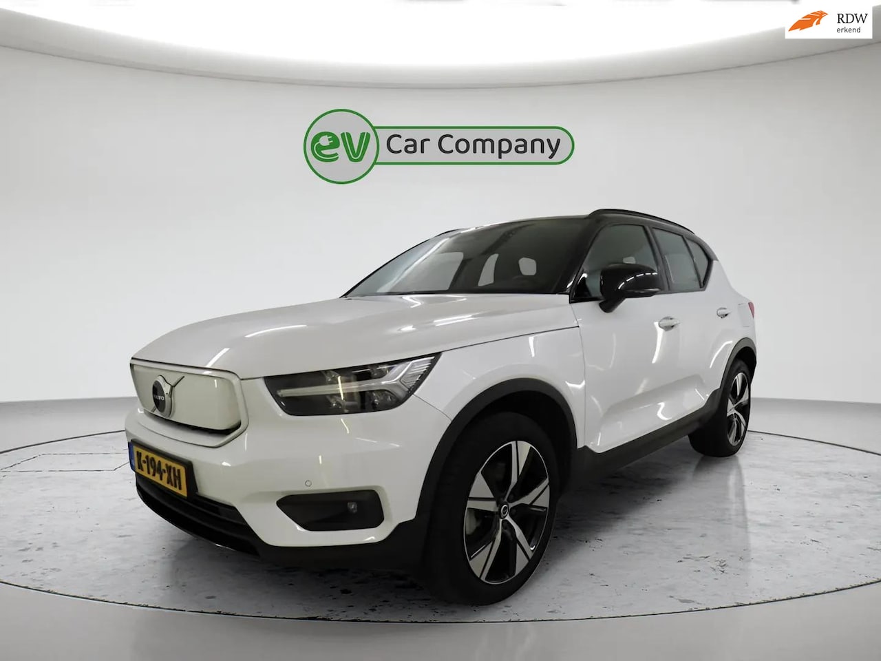 Volvo XC40 - Recharge P8 AWD R-Design | SOH 91% | Trekhaak | Leder | Camera | CarPlay | 1e Eigenaar | I - AutoWereld.nl