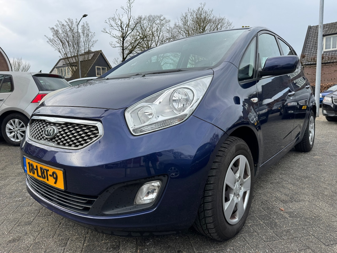 Kia Venga - 1.4 CVVT X-tra 1.4 CVVT X-tra 90pk,5Drs,Airco,Cruise - AutoWereld.nl