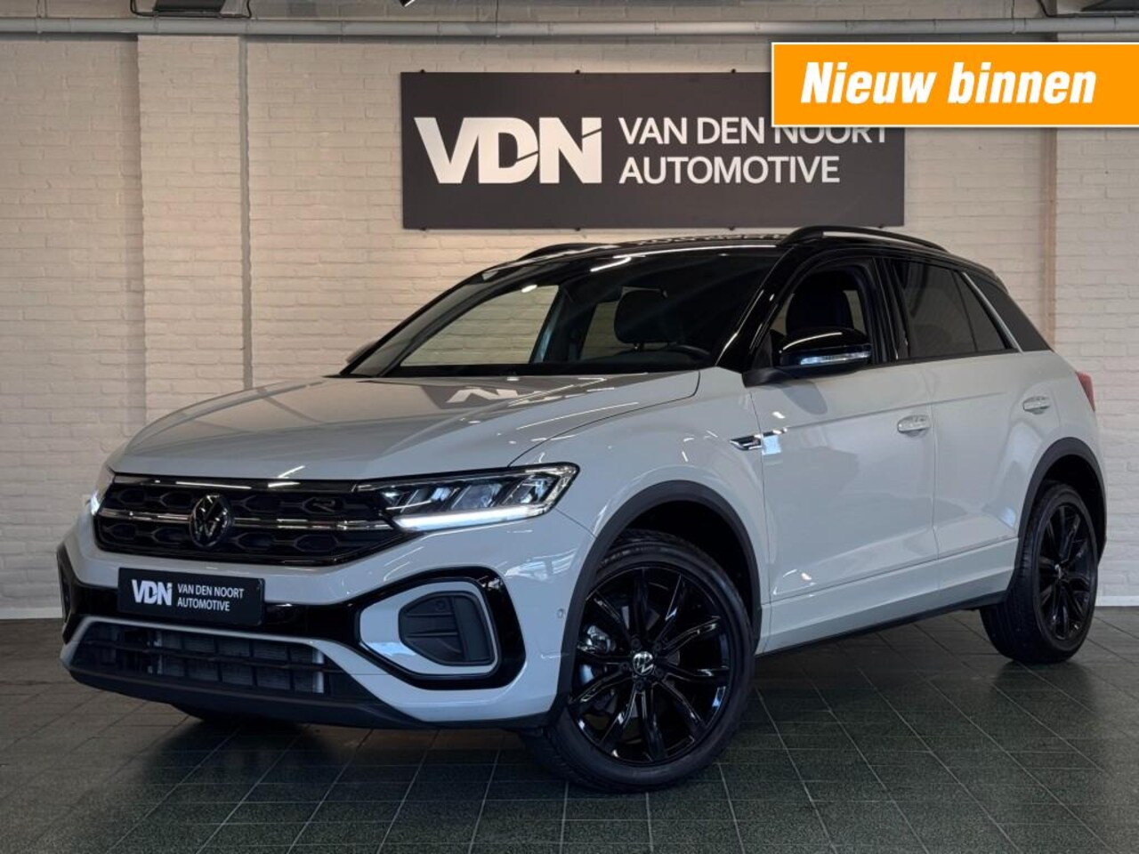 Volkswagen T-Roc - 1.5 TSI ACT R-Line Navi LED Smartlink ACC Virtual 18'' - AutoWereld.nl