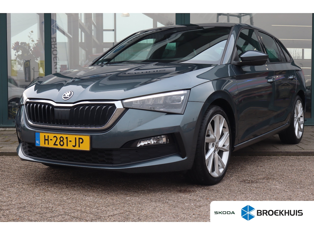 Skoda Scala - 1.0 TSI Sport Business 115PK AUTOMAAT | Draadloze telefoonlader | Hill hold functie | Pano - AutoWereld.nl