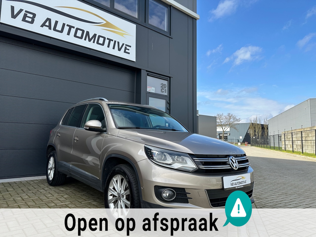 Volkswagen Tiguan - 2.0 TSI 4Motion | DSG | CRUISE | TREKHAAK | STOEL.VW | FACELIFT - AutoWereld.nl