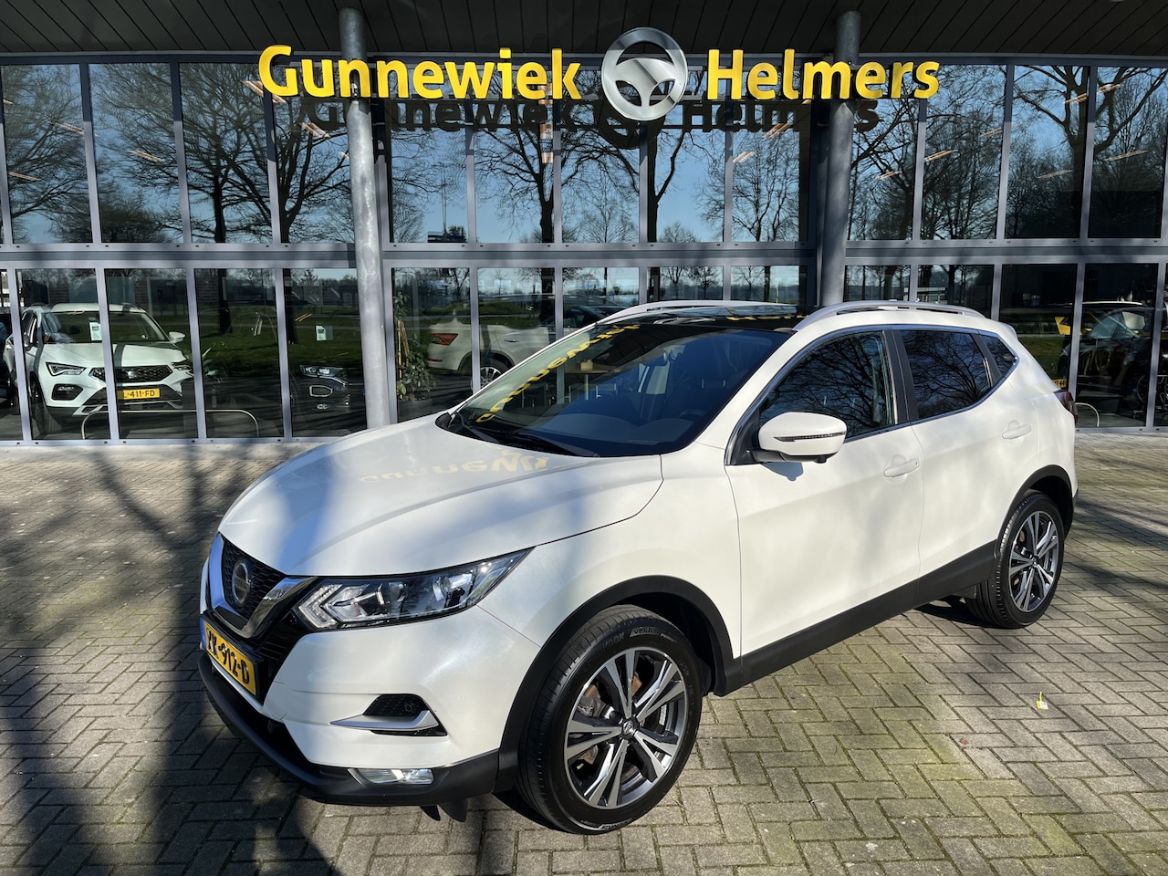 Nissan Qashqai - 1.2 N-Connecta | 360° CAM | CLIMA | CRUISE | NAVI | PANO | PDC V&A | TREKHAAK - AutoWereld.nl