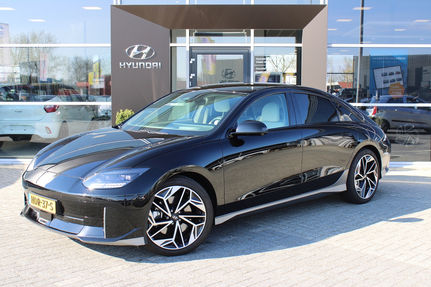 Hyundai IONIQ 6 - Lounge AWD 77 kWh | 1500KG trekgewicht | V2L | Elektrische stoelverstelling met geheugenfu - AutoWereld.nl