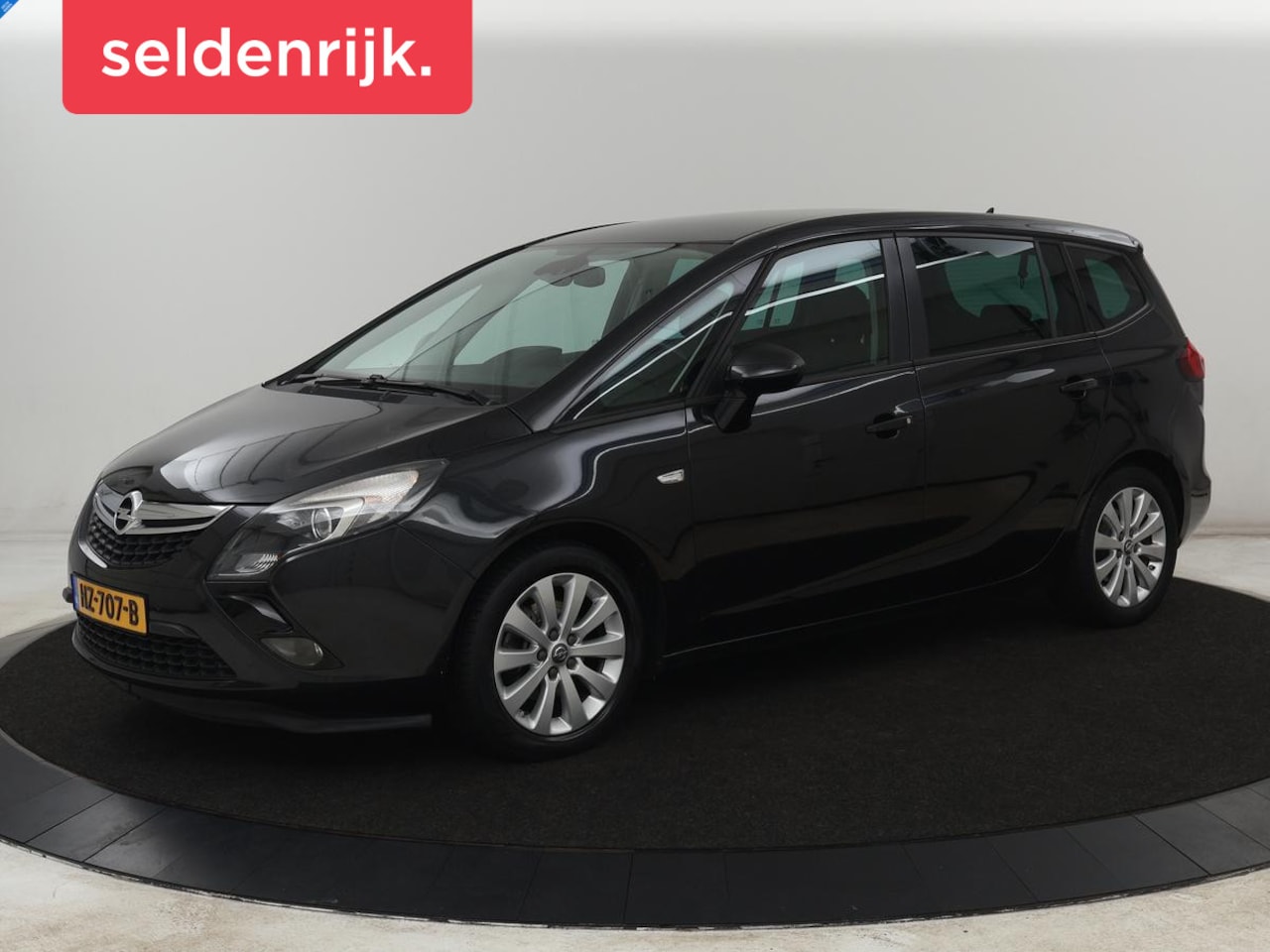 Opel Zafira Tourer - 1.4 Turbo Cosmo 7-Persoons | Trekhaak | Camera | Bluetooth | Climate control | Parkeerhulp - AutoWereld.nl