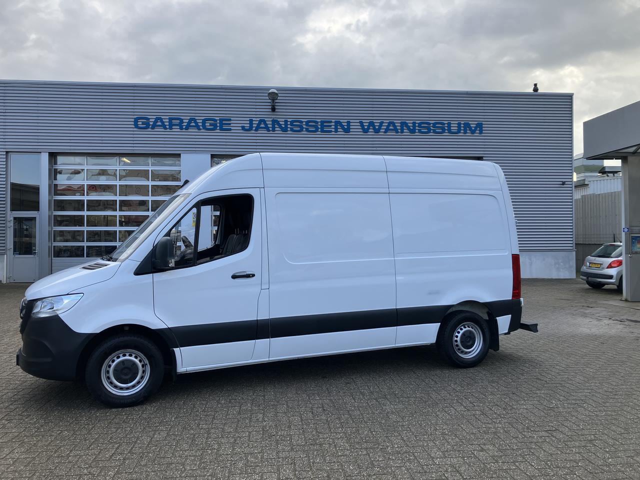 Mercedes-Benz Sprinter - 2.20 CDI L2 H1 TREKHAAK, CAMERA, CRUIE CONTR - AutoWereld.nl