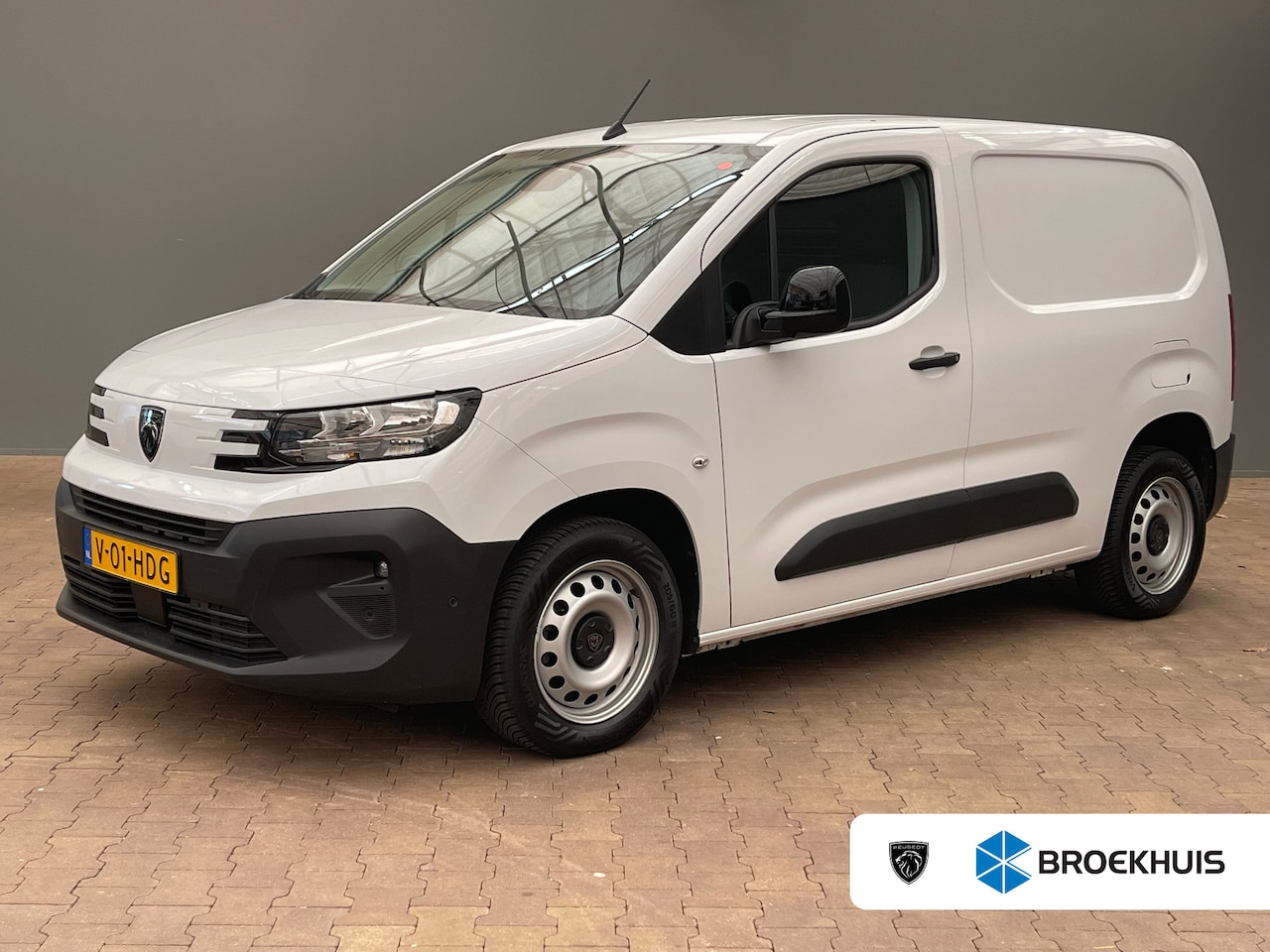 Peugeot Partner - 1.5 BlueHDi 100 S&S L1 Camera | Trekhaak | All-Season | Ingerichte Laadruimte | Carplay | - AutoWereld.nl