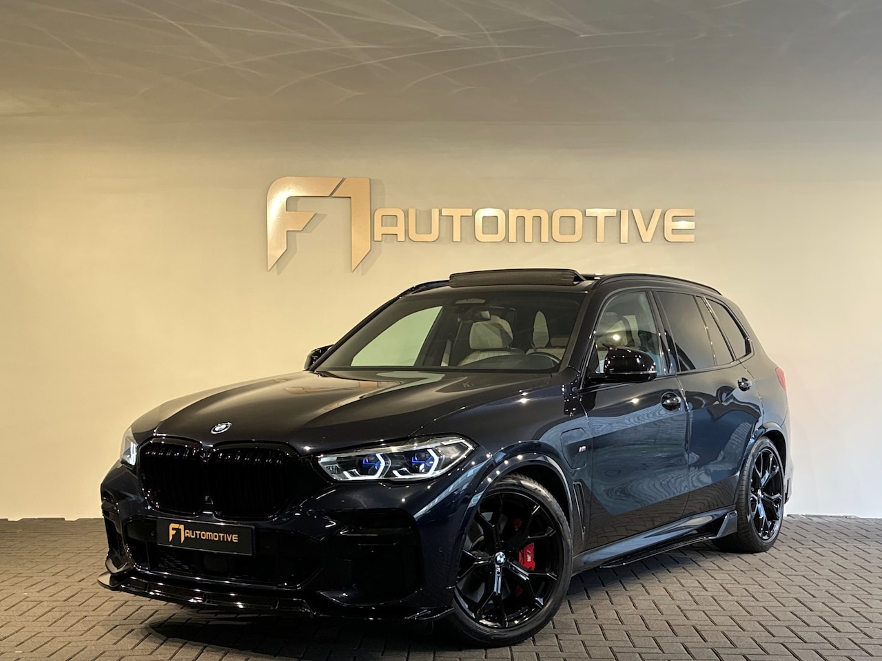 BMW X5 - XDrive45e High Executive M Sport Pano|HuD|keyl|Trekhaak - AutoWereld.nl
