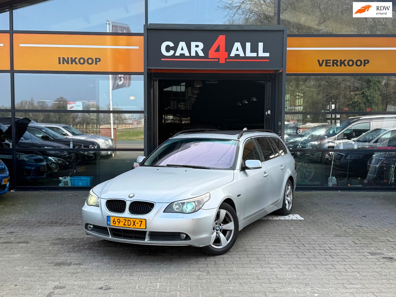 BMW 5-serie Touring - 523i Executive CRUISE/PANO/PDC/STLVRM//FULL OPTION/ - AutoWereld.nl