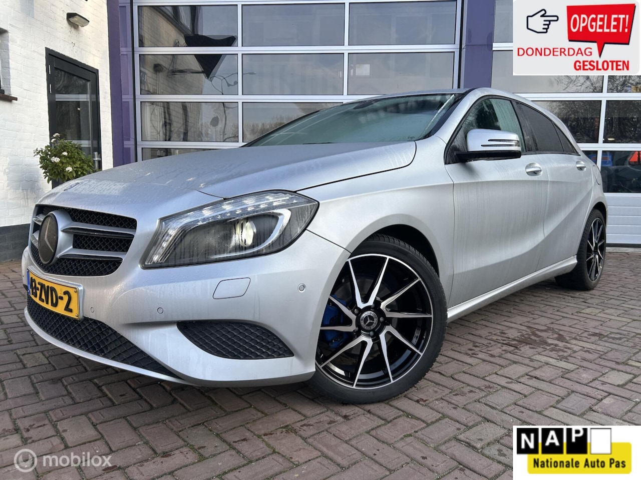 Mercedes-Benz A-klasse - 180 Ambition * NAVIGATIE * PDC V EN A * - AutoWereld.nl