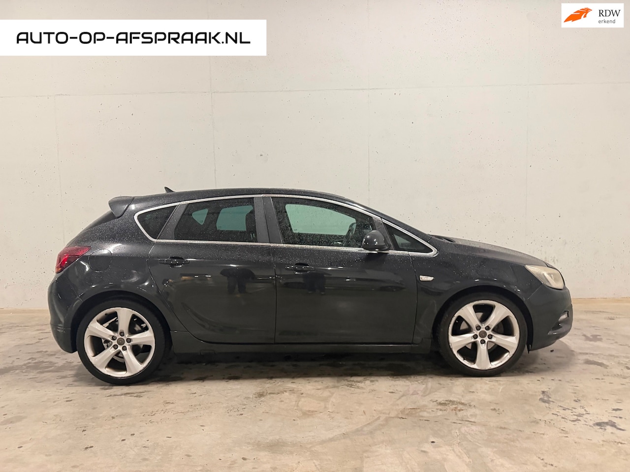 Opel Astra - 2.0 CDTi GT 5drs. Pano Leer Navi Clima Cruise - AutoWereld.nl