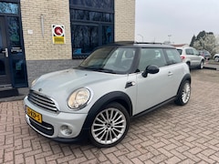MINI Cooper - 1.6 Business- Panodak-NL auto- nav