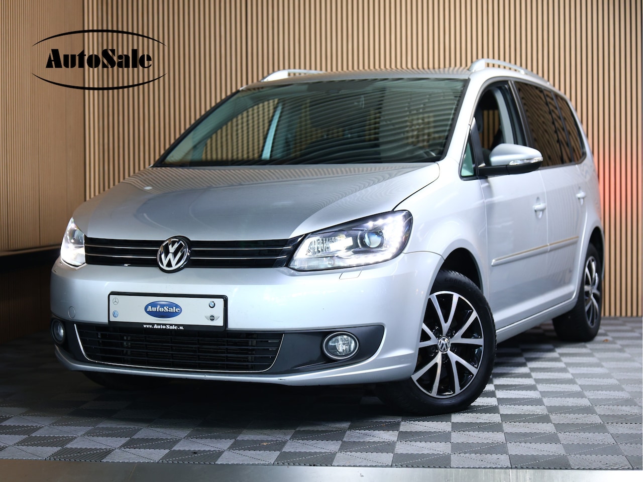 Volkswagen Touran - 1.4 TSI Highline DSG PANO CLIMA PDC STOELVW '12 - AutoWereld.nl