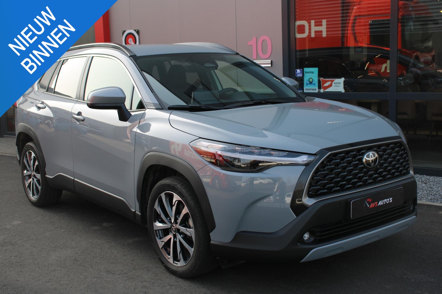 Toyota Corolla Cross - 2.0 High Power Hybrid, PDC, CAMERA, WINTERPAKKET - AutoWereld.nl