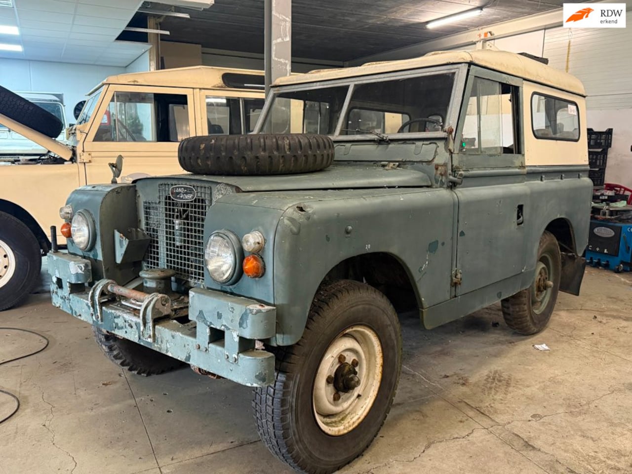 Land Rover Defender - Serie IIa 88 Bug-Eye - AutoWereld.nl