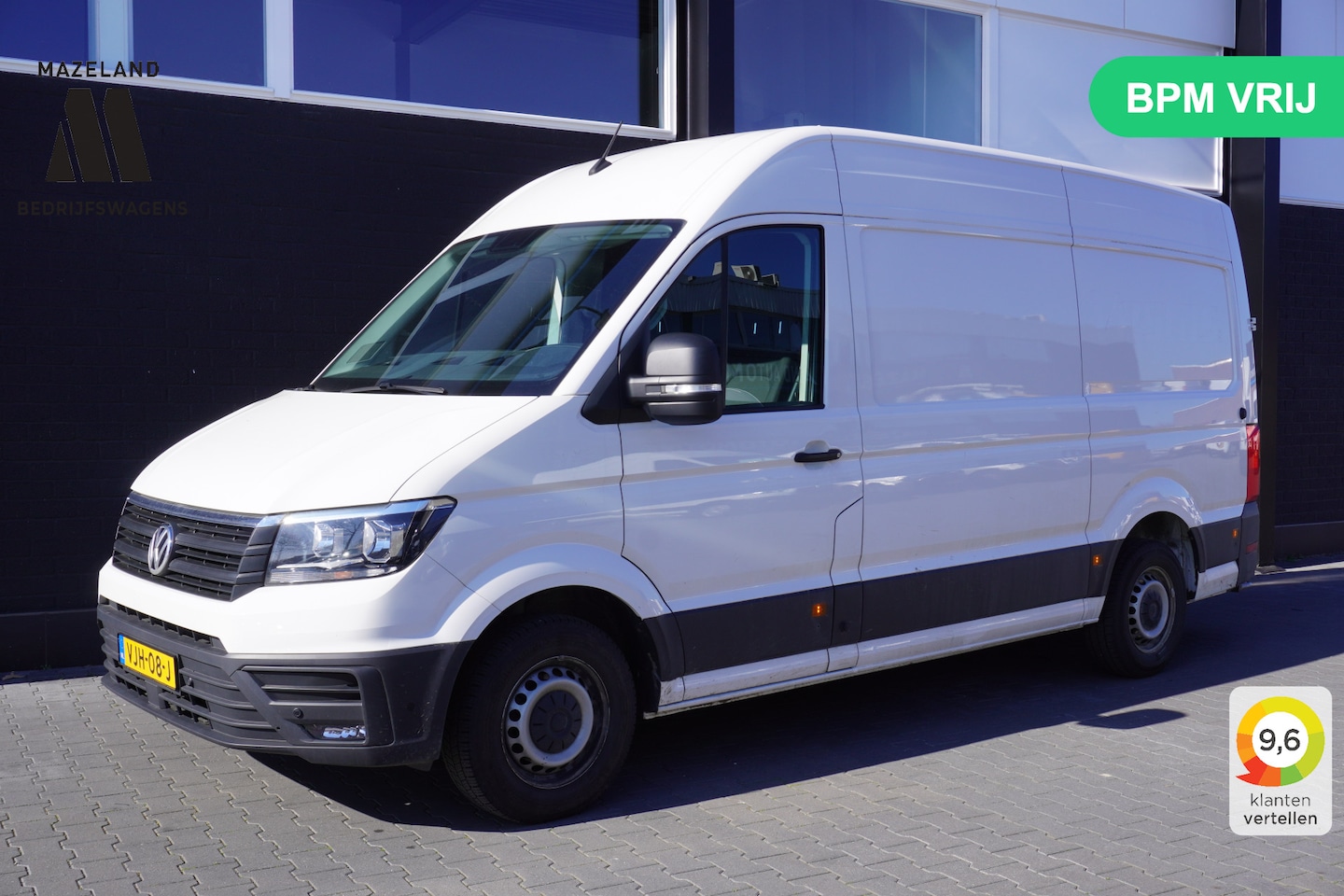Volkswagen Crafter - 2.0 TDI 140PK L3H3 EURO 6 - Airco - Cruise - Camera - € 19.950,- Excl. - AutoWereld.nl