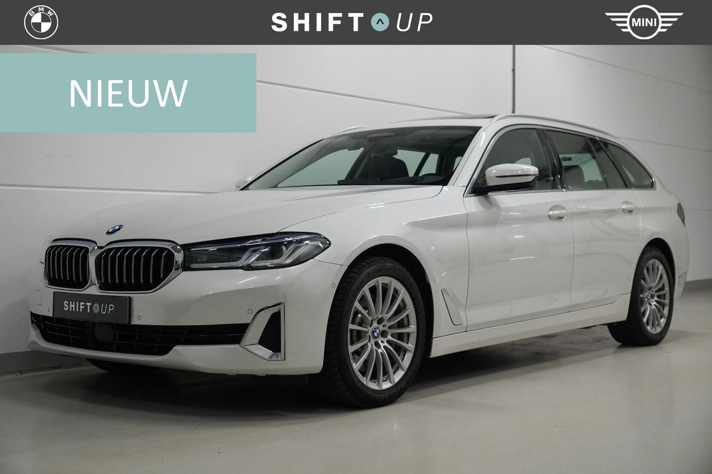 BMW 5-serie Touring - 530i Panoramadak | Laser | Head Up | Elektr. Trekhaak - AutoWereld.nl