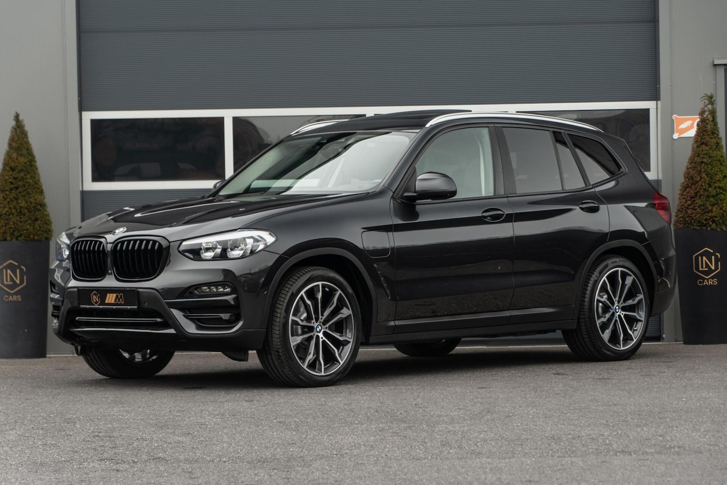 BMW X3 - xDrive30e Business| 360 camera | DAB | Pano | Carplay - AutoWereld.nl