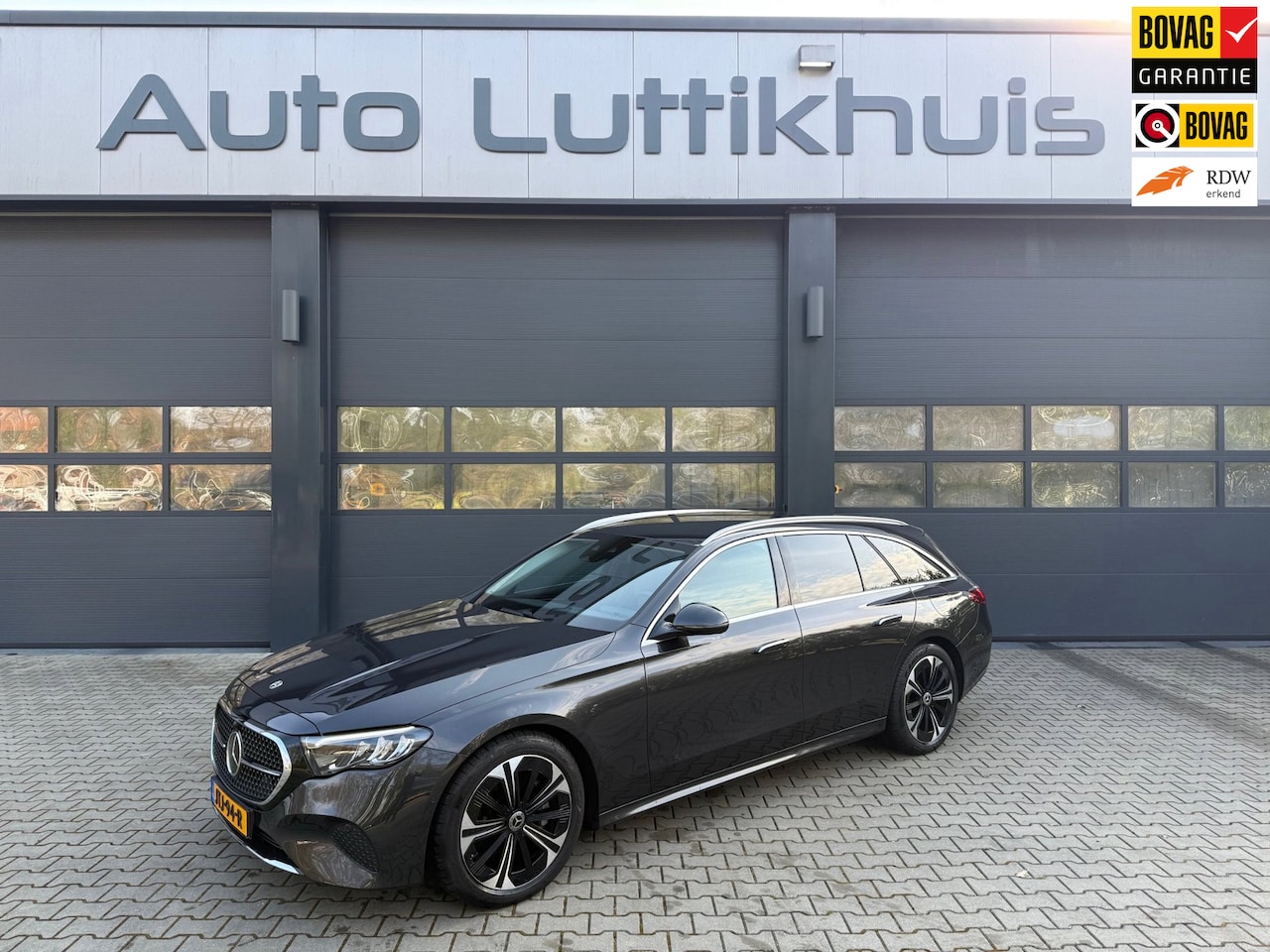 Mercedes-Benz E-klasse Estate - 300 e Exclusive Line 300 e Exclusive Line - AutoWereld.nl