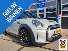 MINI Mini-Electric - Yours 33 kWh NAVI / CAMERA / CRUISE / PDC / STOELVERWARMING