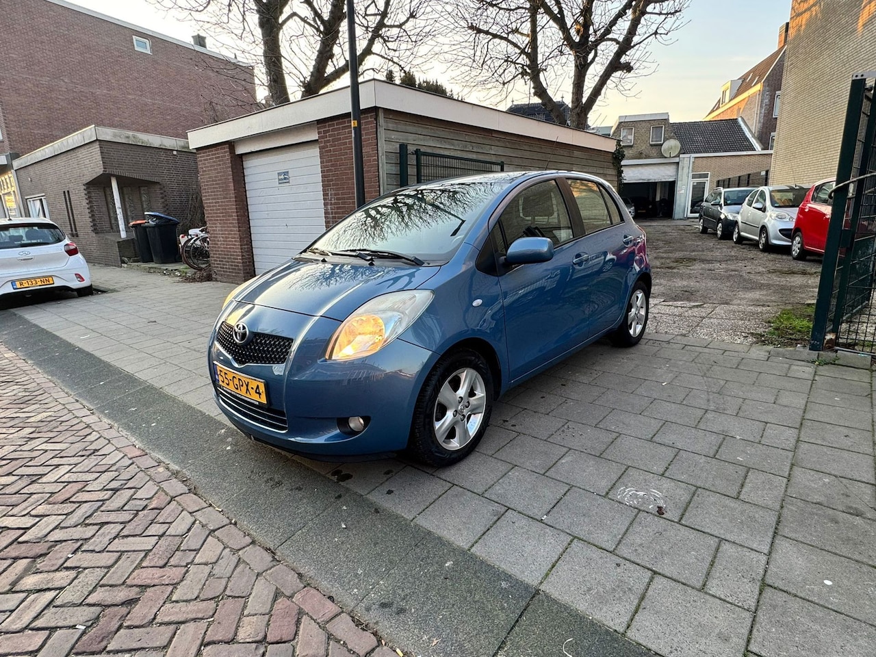 Toyota Yaris - 1.3 VVTi 5deurs handgeschakeld nap! - AutoWereld.nl