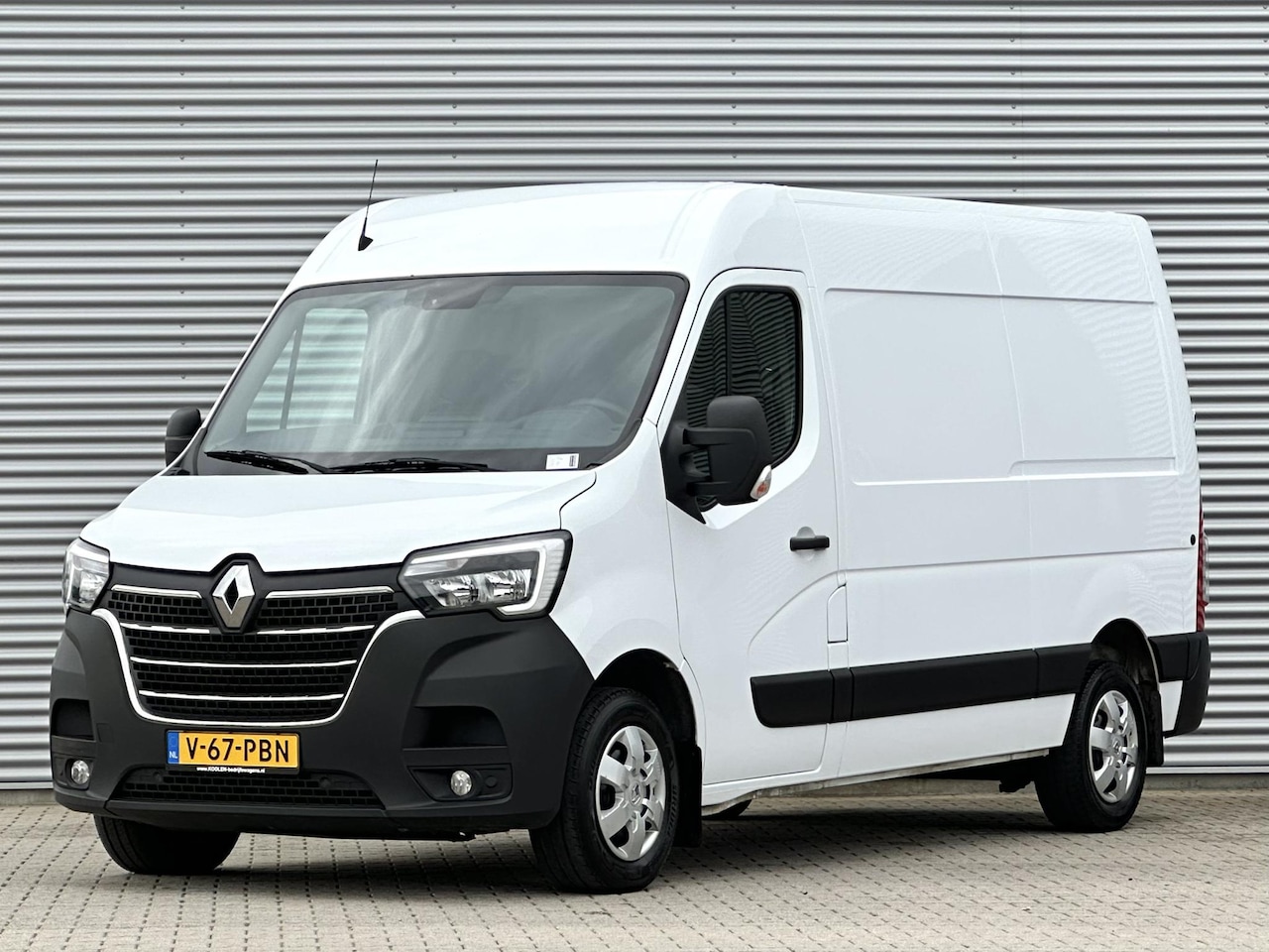 Renault Master - T35 2.3 dCi 150 L2H2 Navi|Led|150PK - AutoWereld.nl