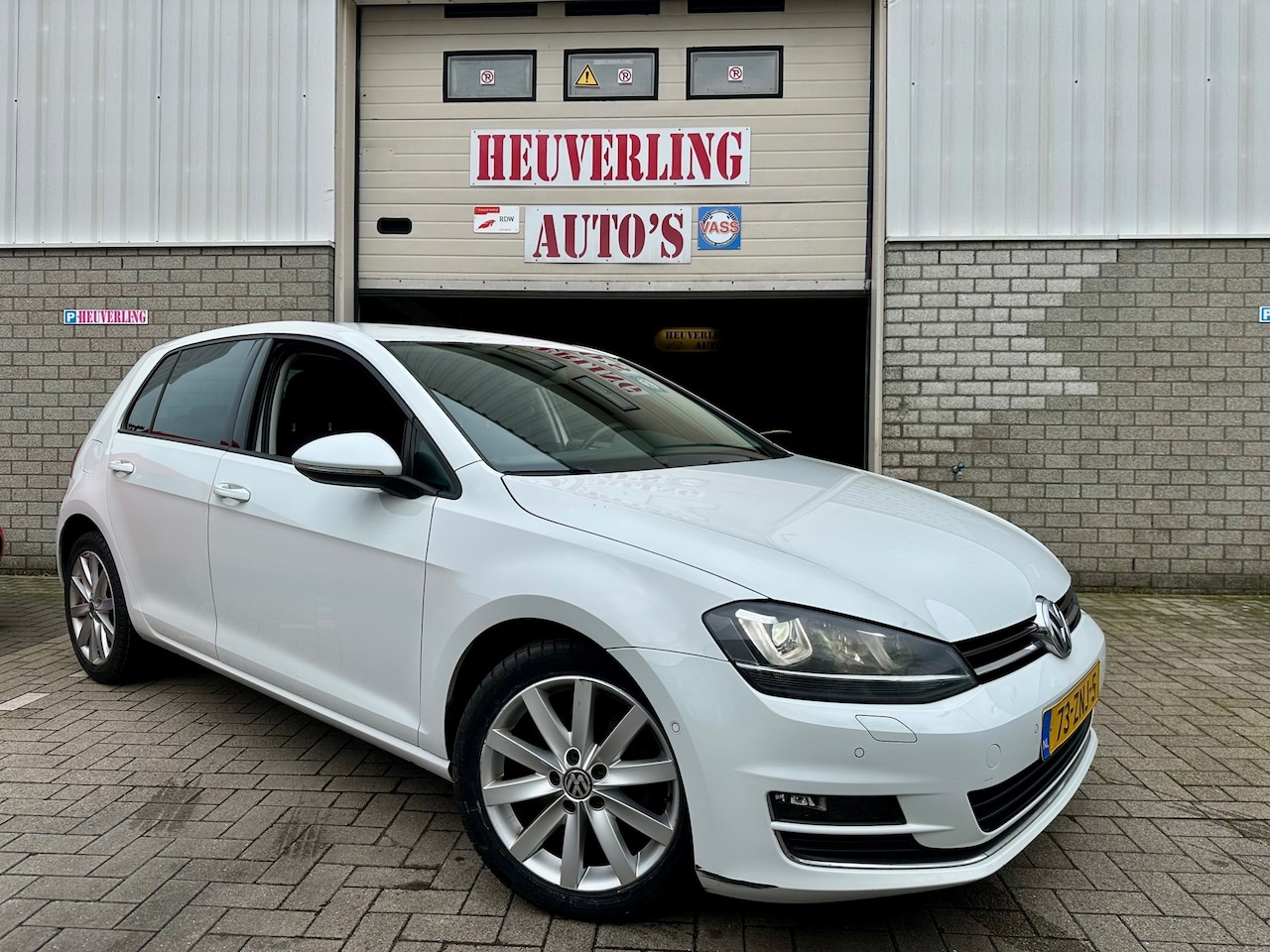 Volkswagen Golf - 1.2 TSI Trendline | Airco | Cruise | Navi - AutoWereld.nl