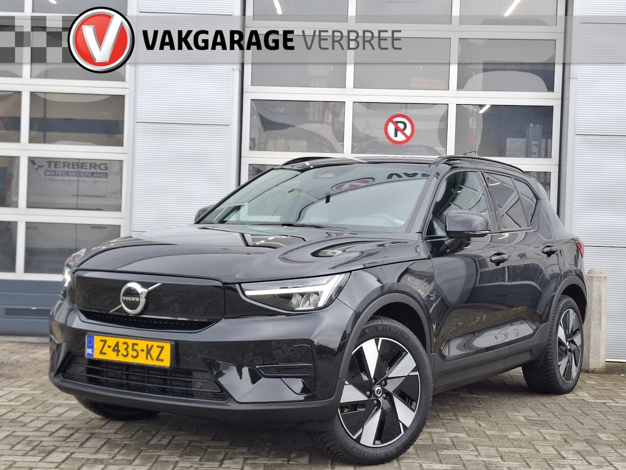 Volvo XC40 - Single Motor Extened Range Core 82 kWh | Navigatie/Android/Apple Carplay | LM Velgen 19" | - AutoWereld.nl