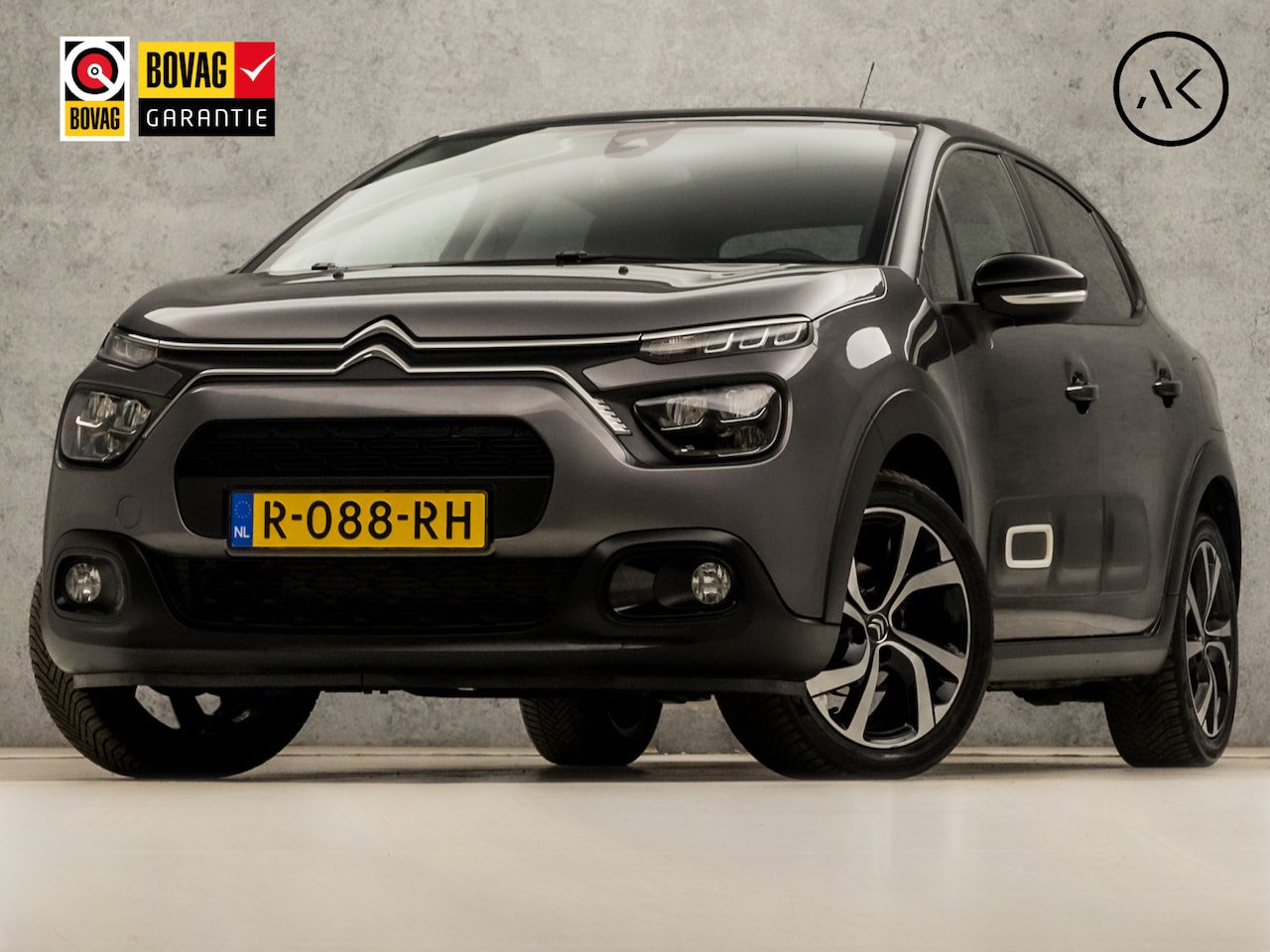 Citroën C3 - 1.2 PureTech Shine Automaat (APPLE CARPLAY, GROOT NAVI, CAMERA, KEYLESS, LEDER, SPORTSTOEL - AutoWereld.nl