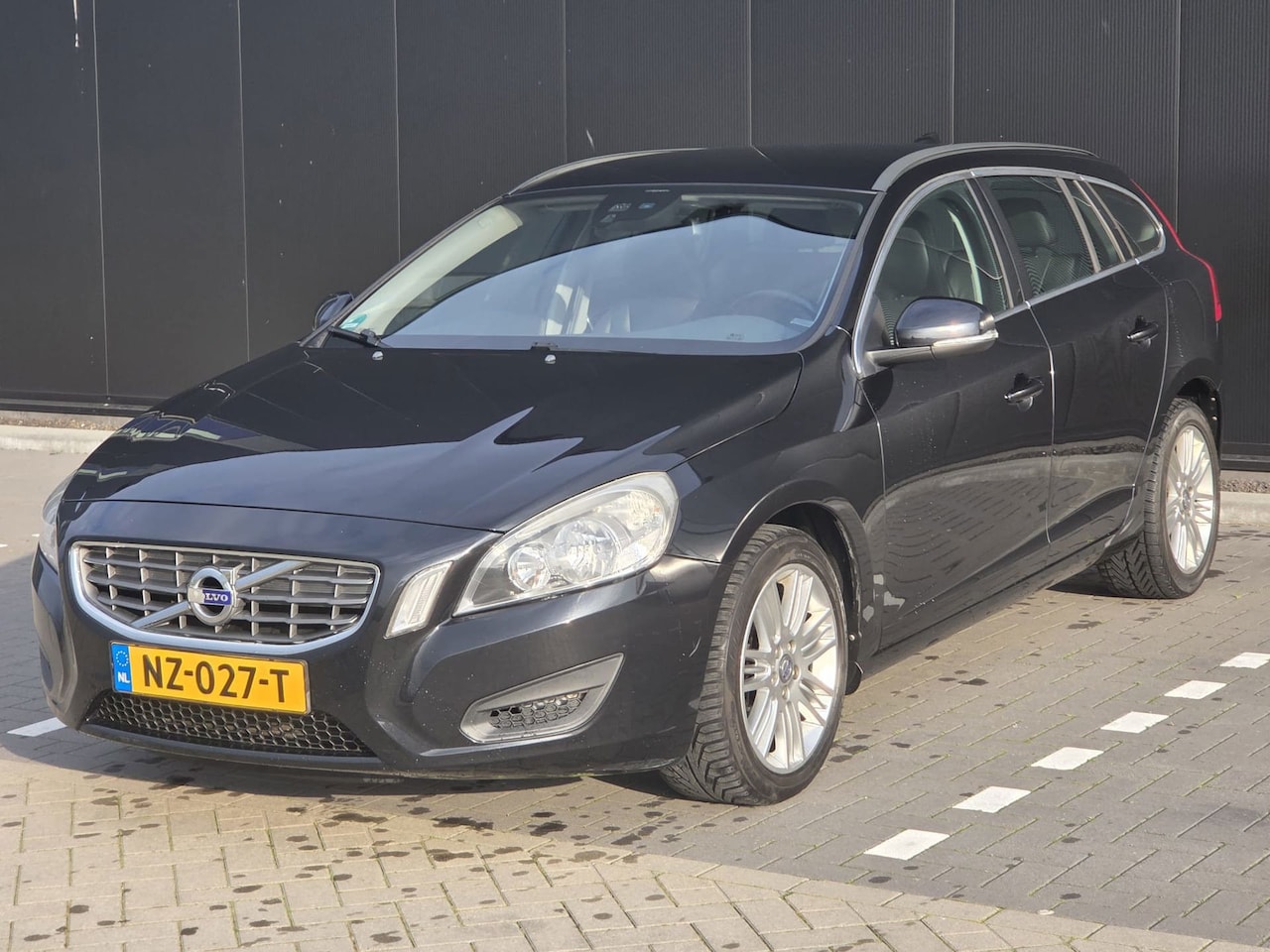Volvo V60 - 1.6 DRIVe Summum 1.6 DRIVe Summum - AutoWereld.nl