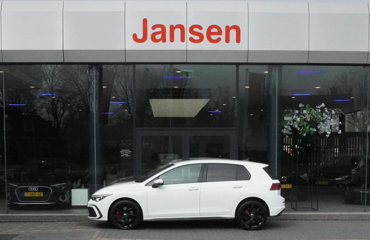 Volkswagen Golf - 1.4 eHybrid GTE | BLACKLINE | CARPLAY | NAVI | STOELVERW | 18 INCH - AutoWereld.nl