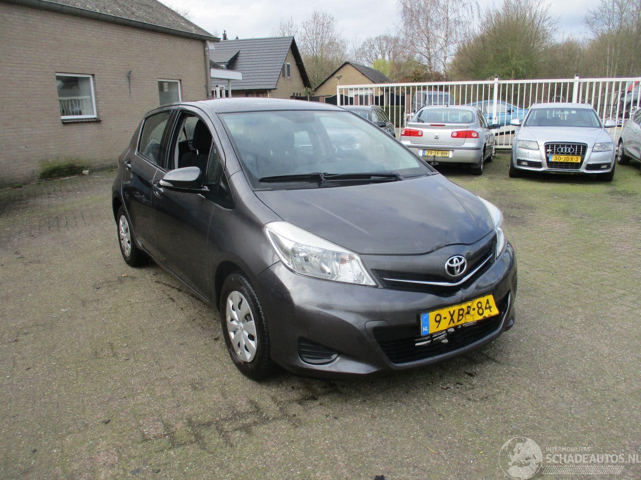 Toyota Yaris - 1.0 VVT-i Now REST BPM €300,-!!! - AutoWereld.nl