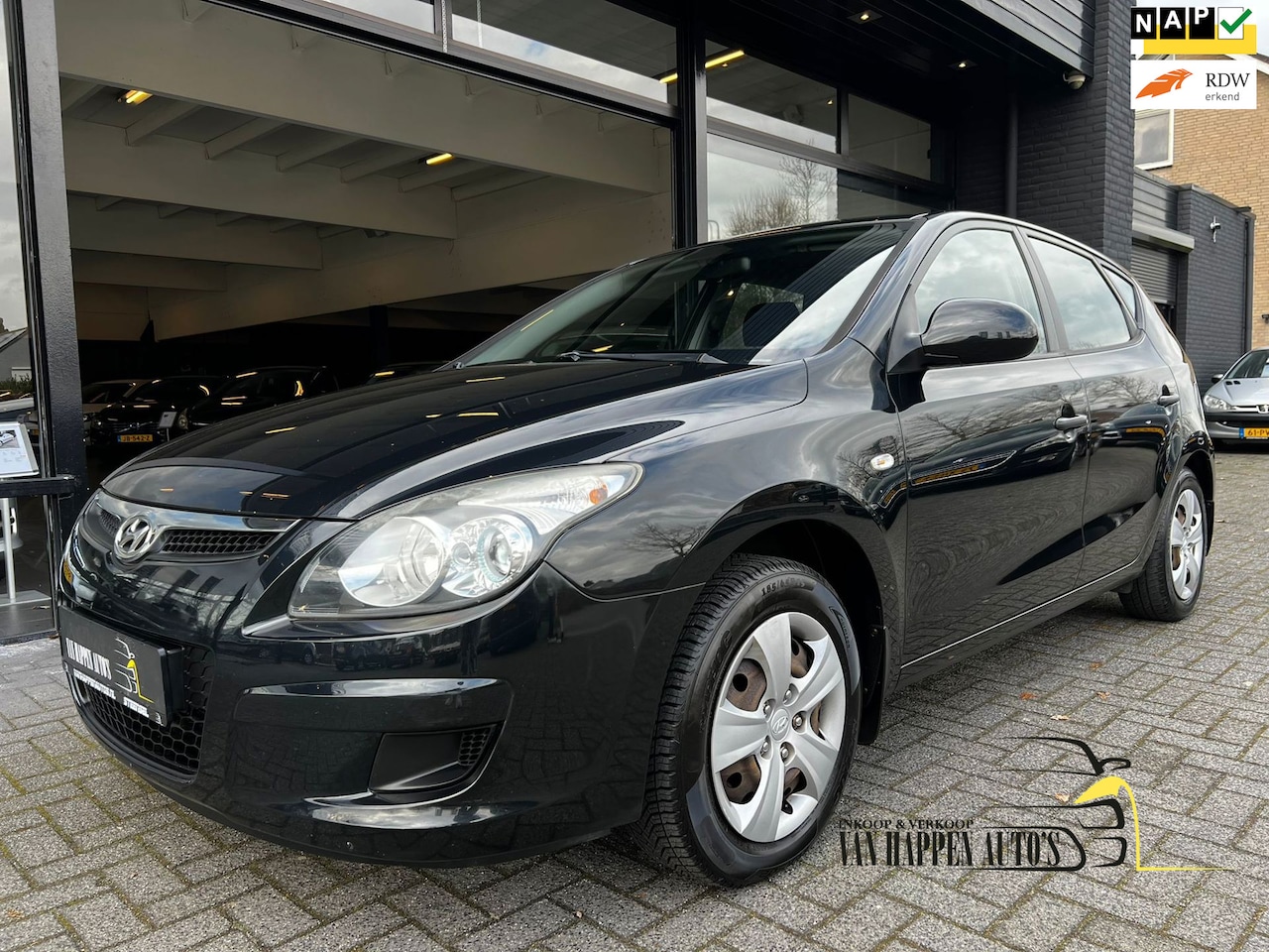 Hyundai i30 - 1.4i Active Cool / apk 3-2027 - AutoWereld.nl