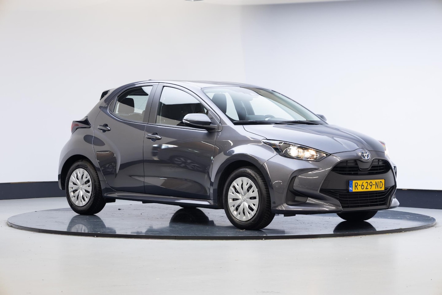 Toyota Yaris - 1.5 Hybrid Active 1.5 Hybrid Active - AutoWereld.nl