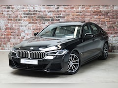BMW 5-serie - Sedan 520i High Executive M Sport Pakket Automaat / Head-Up Display / Schuif-/kanteldak /