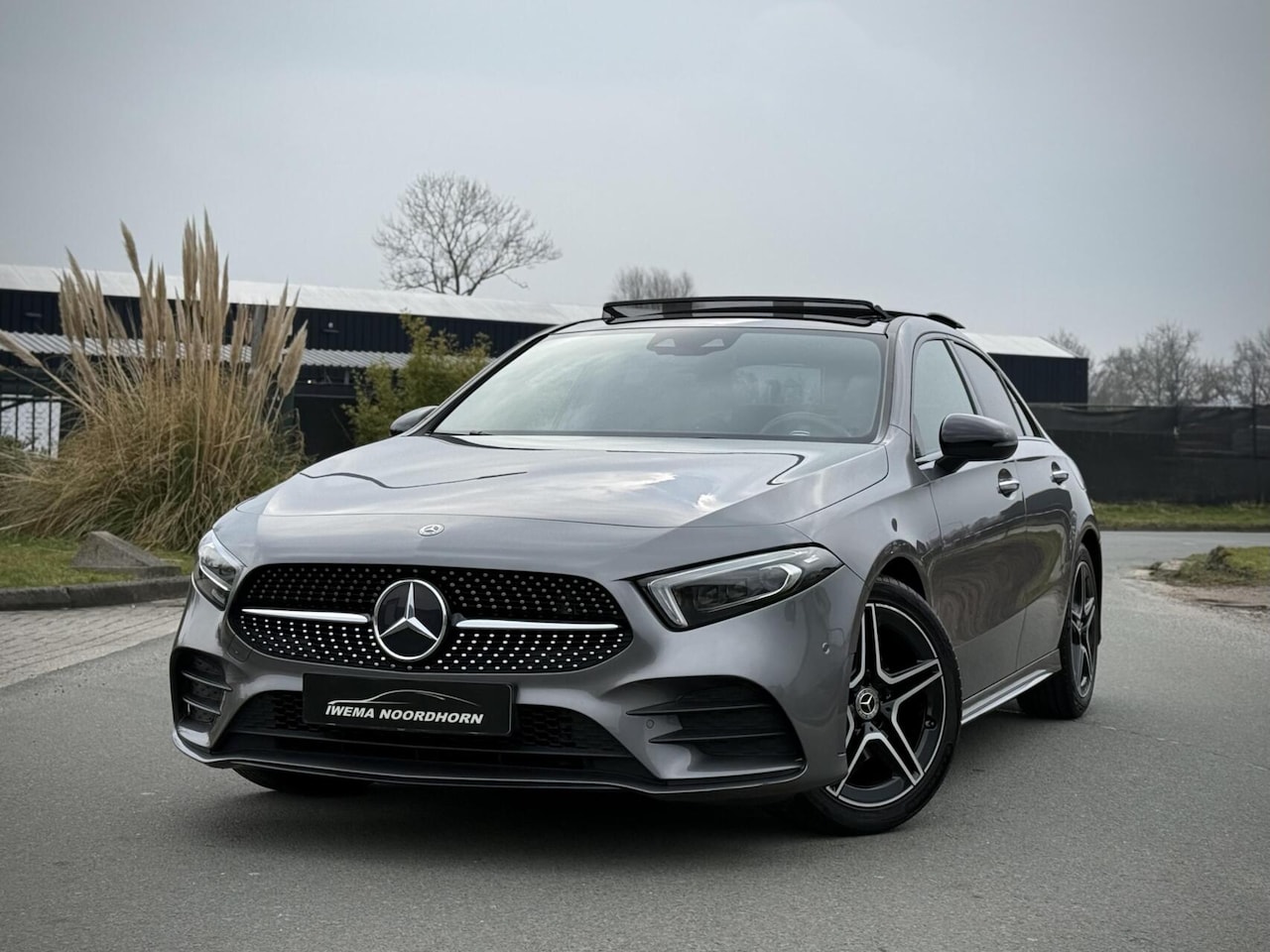 Mercedes-Benz A-klasse - 200 AMG Limousine Panoramadak|Keyless|Night pakket|Multibeam led|Camera|Elektr. verst. sto - AutoWereld.nl
