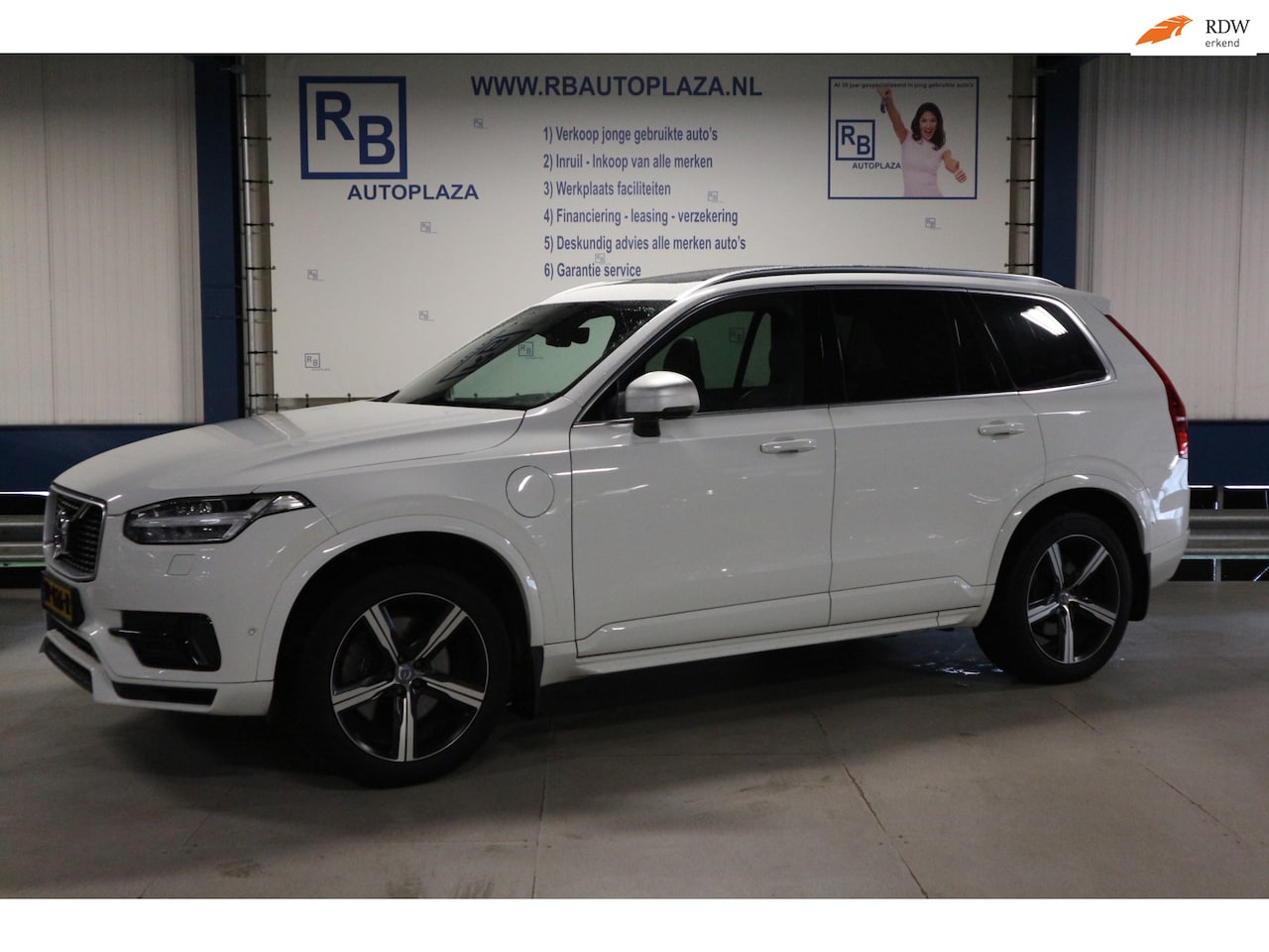 Volvo XC90 - 2.0 T8 Twin Engine AWD Inscription R-DESIGN/ VOL IN DE OPTIES!/ 7 PERSOONS - AutoWereld.nl