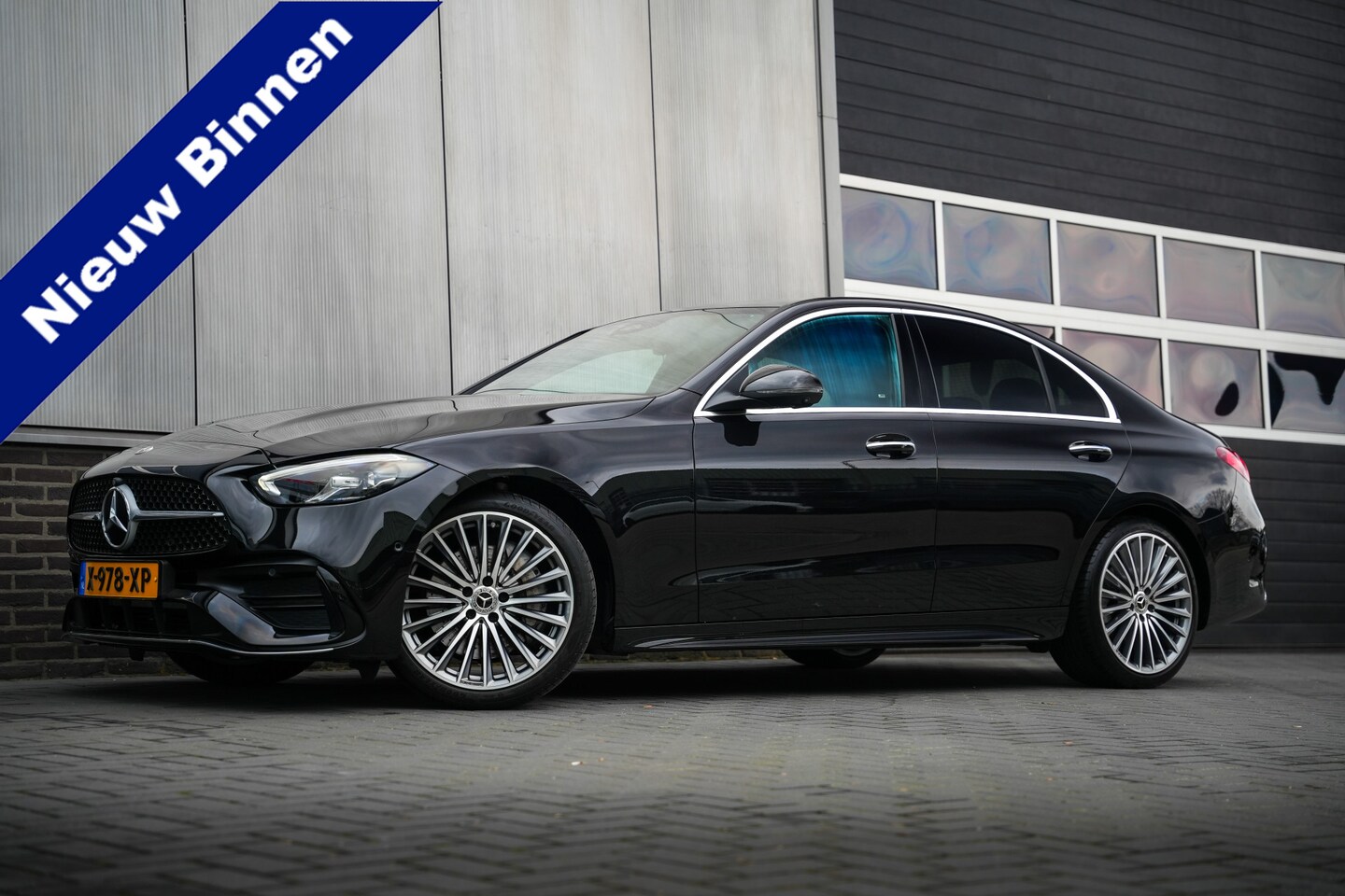 Mercedes-Benz C-klasse - 180 AMG Line Adapt.Cruise/ 360-cam/ Led-koplamp/ Elek.Stoel/ Stoelverw./ Sfeerverl./ MBUX/ - AutoWereld.nl