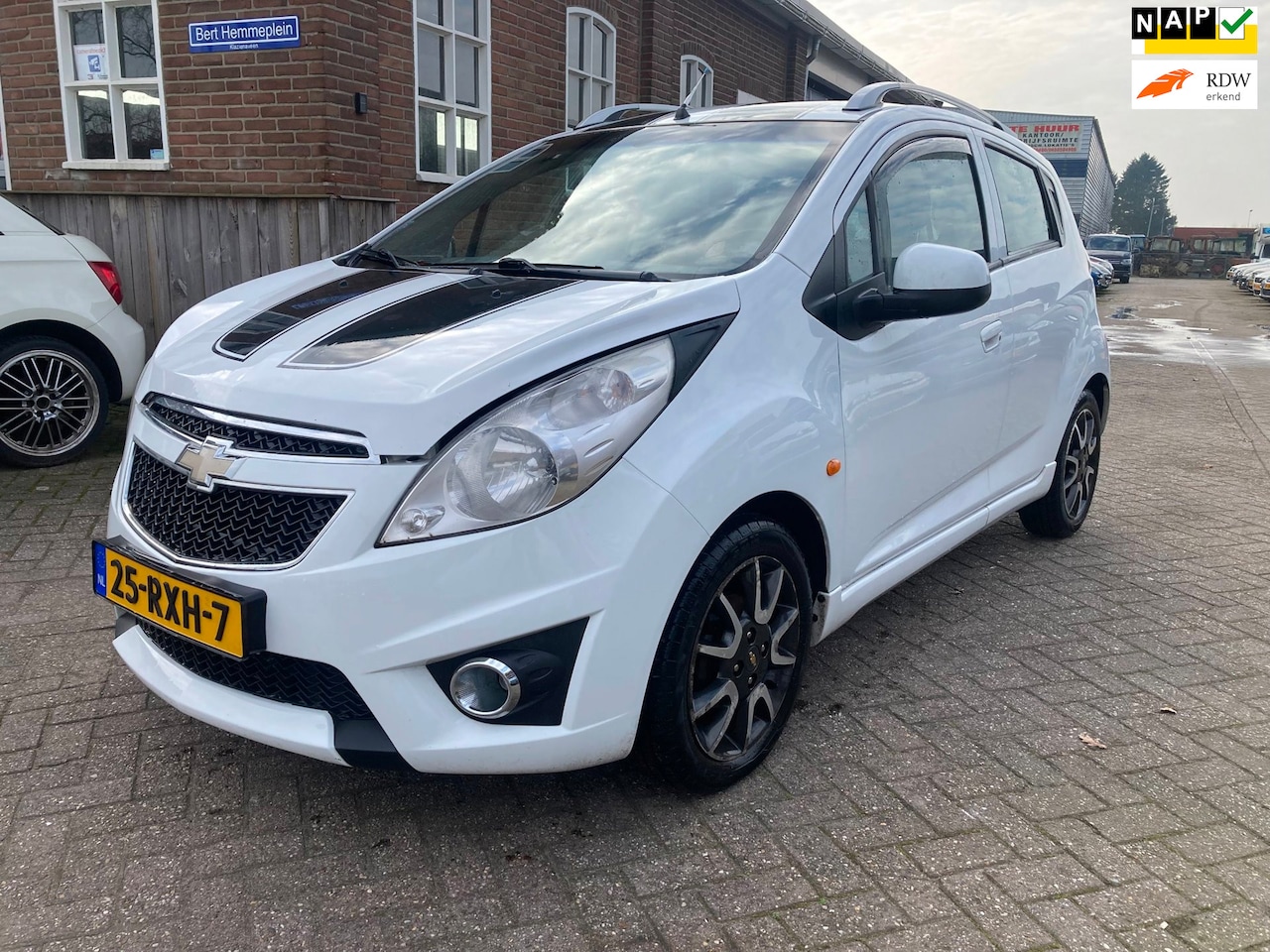 Chevrolet Spark - 1.0 16V LS+ Bi-Fuel bj 2011 koppakking lek lees tekst, groot scherm, leer,airco - AutoWereld.nl