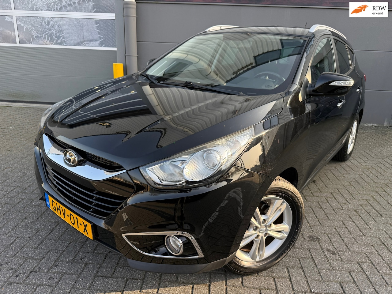 Hyundai ix35 - 1.6i GDI i-Vision*STOEL VERWARMING*CAMERA*NAVI*CRUISE*TERKHAAKL - AutoWereld.nl