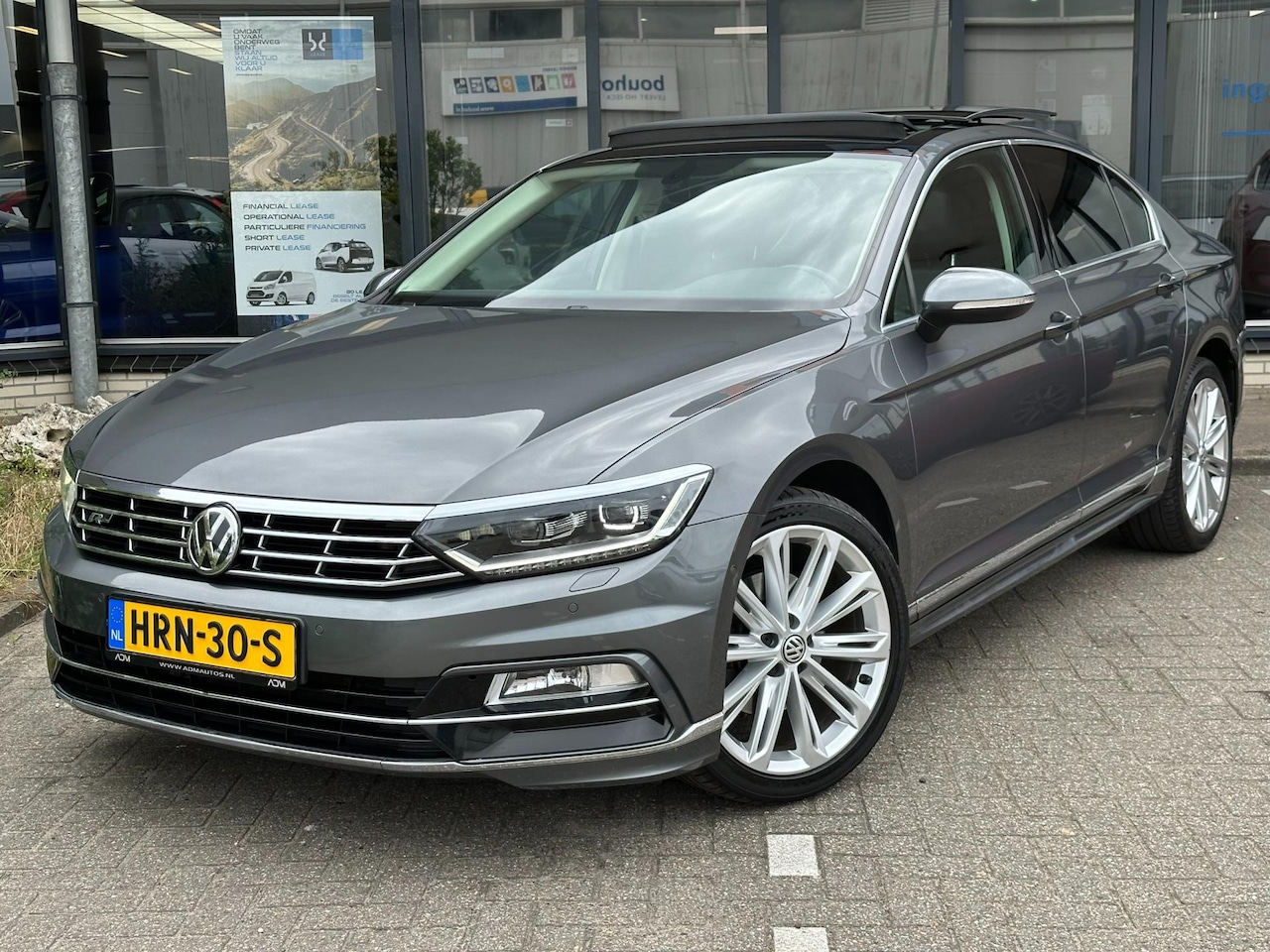 Volkswagen Passat - 2.0 TDI Business Edition R l ACC l PANO l XENON - AutoWereld.nl